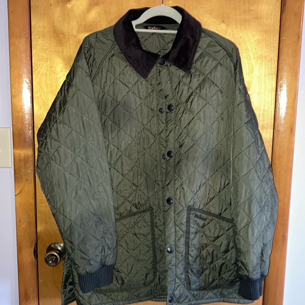 Olive Quilted Jacket with Black Collar Barbour Men’s Large